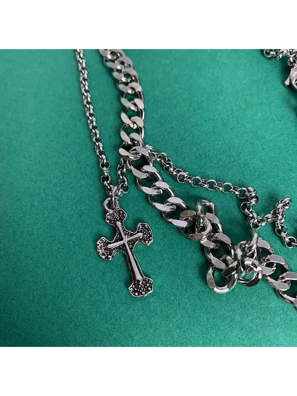 Y2K Silver Cross Necklace 19.5 Inch